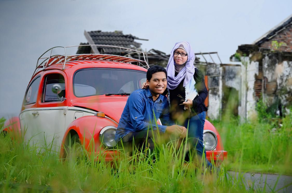 Detail Foto Prewedding Di Mobil Nomer 6