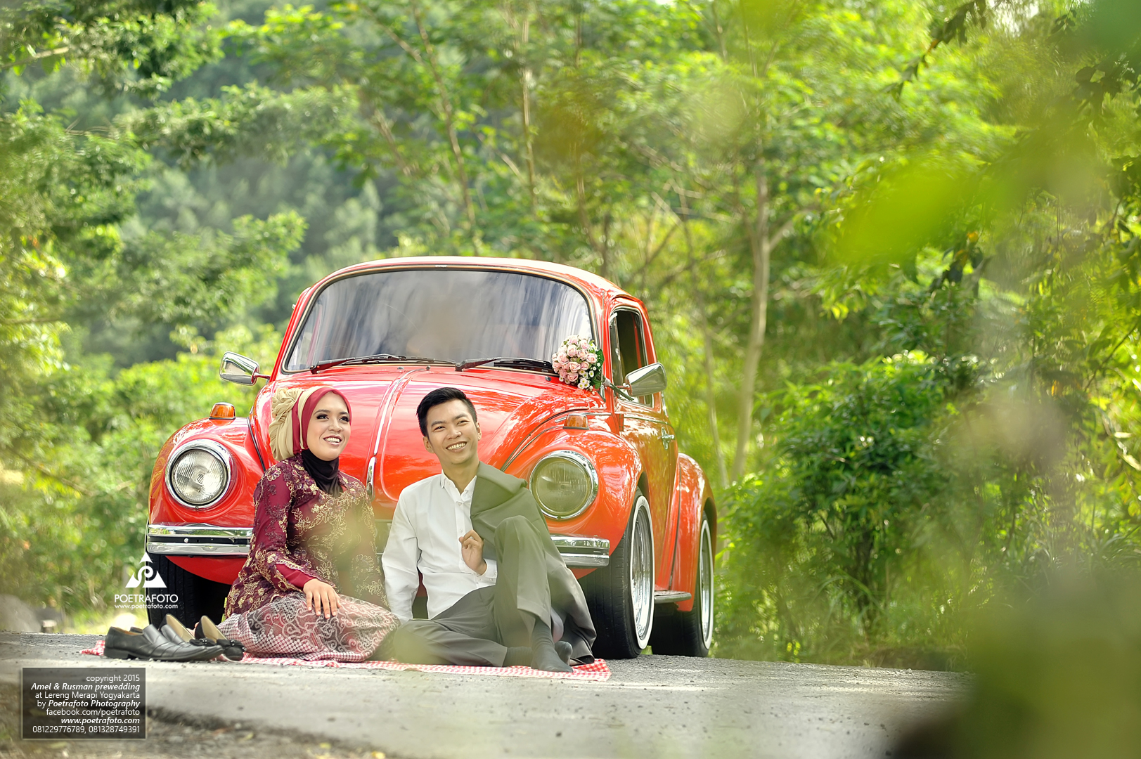 Detail Foto Prewedding Di Mobil Nomer 47