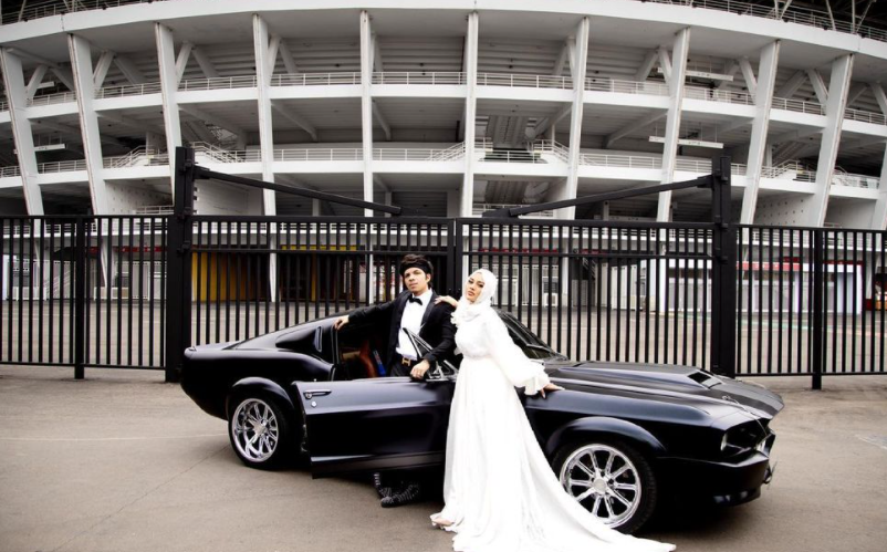 Detail Foto Prewedding Di Mobil Nomer 7