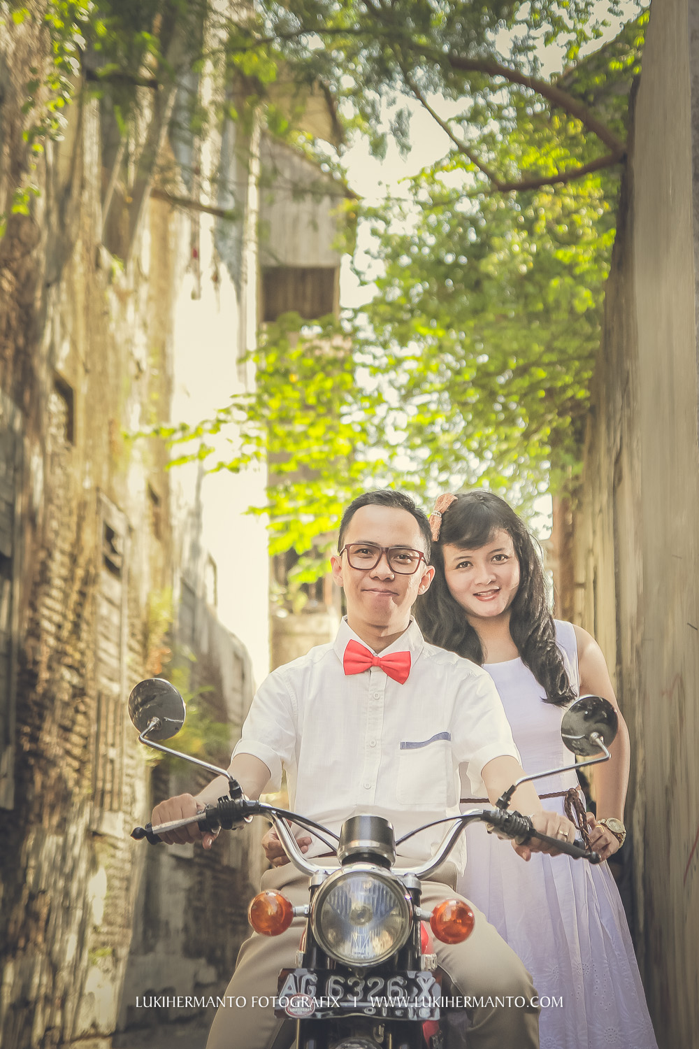 Detail Foto Prewedding Di Motor Nomer 35