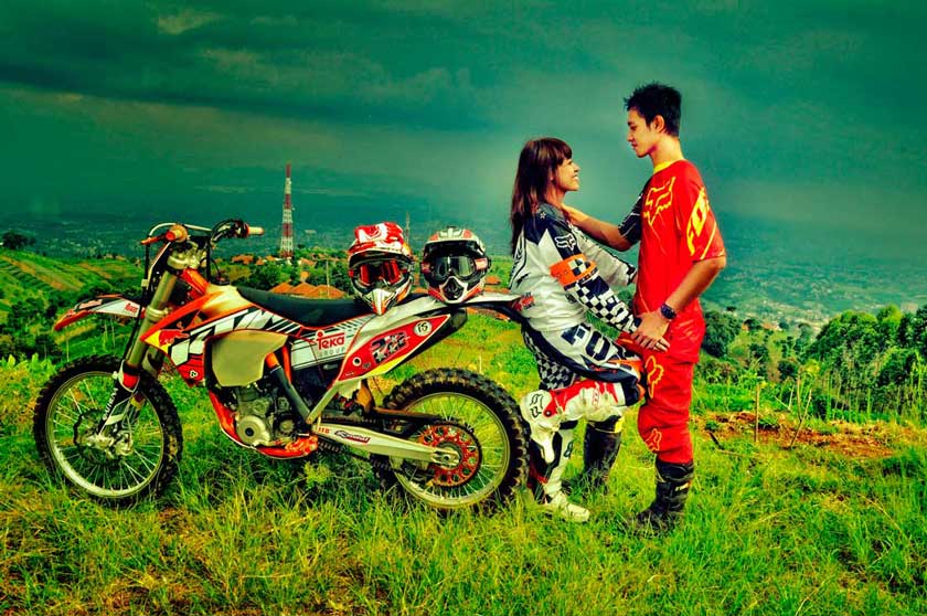 Detail Foto Prewedding Di Motor Nomer 40