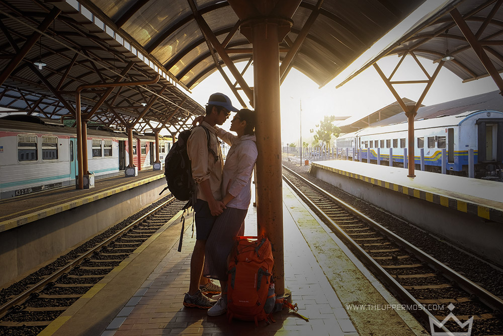 Detail Foto Prewedding Di Rel Kereta Api Nomer 26