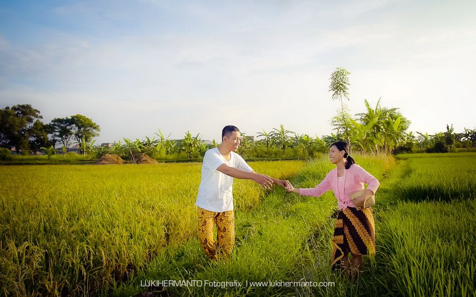 Detail Foto Prewedding Di Sawah Nomer 12