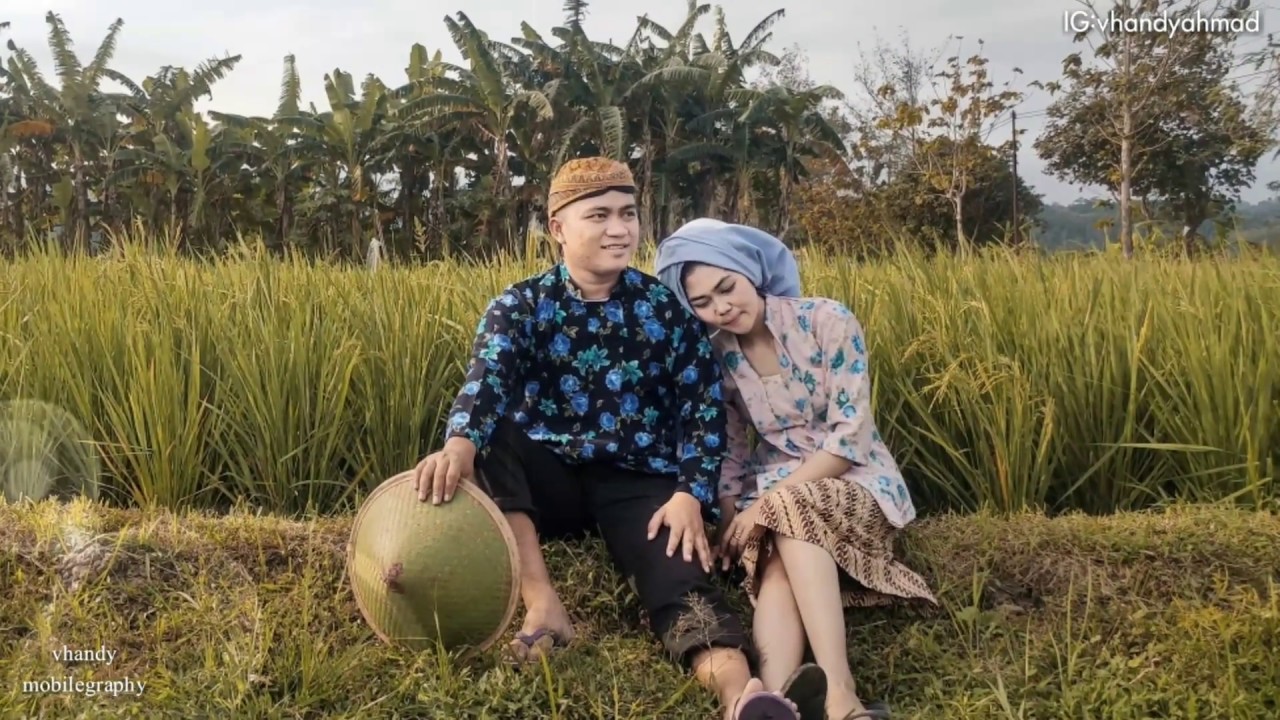 Detail Foto Prewedding Di Sawah Nomer 10