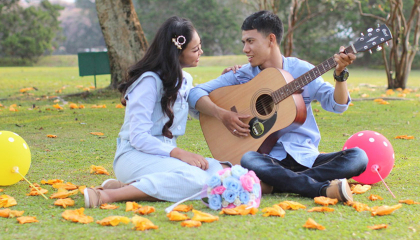 Detail Foto Prewedding Di Taman Bunga Nusantara Nomer 32