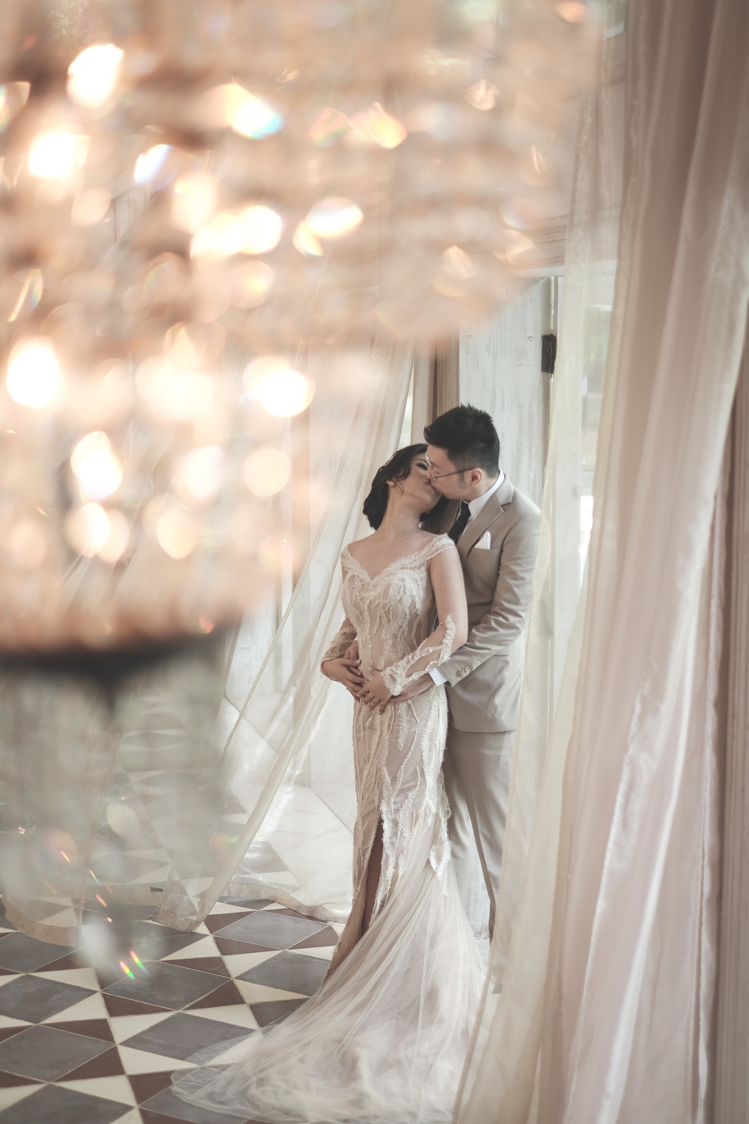 Detail Foto Prewedding Indoor Elegant Nomer 29