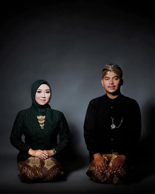 Detail Foto Prewedding Indoor Hijab Nomer 27