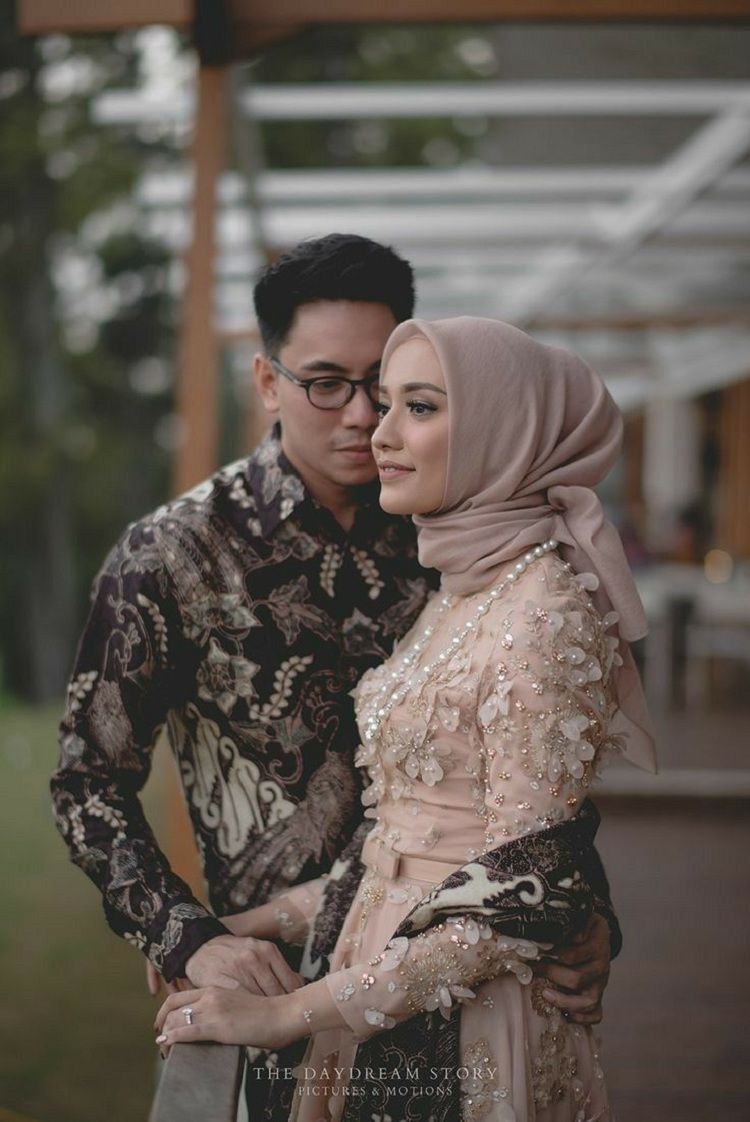 Detail Foto Prewedding Indoor Hijab Nomer 51