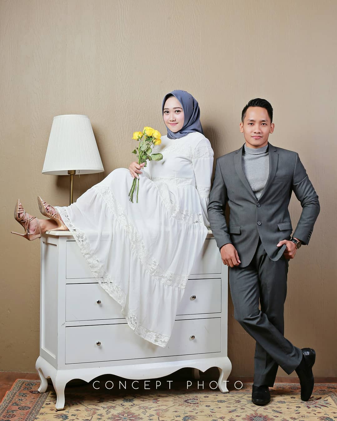 Detail Foto Prewedding Indoor Unik Nomer 6