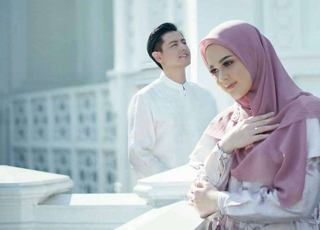 Detail Foto Prewedding Islami Di Masjid Nomer 45