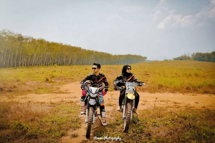 Detail Foto Prewedding Motor Cross Nomer 47