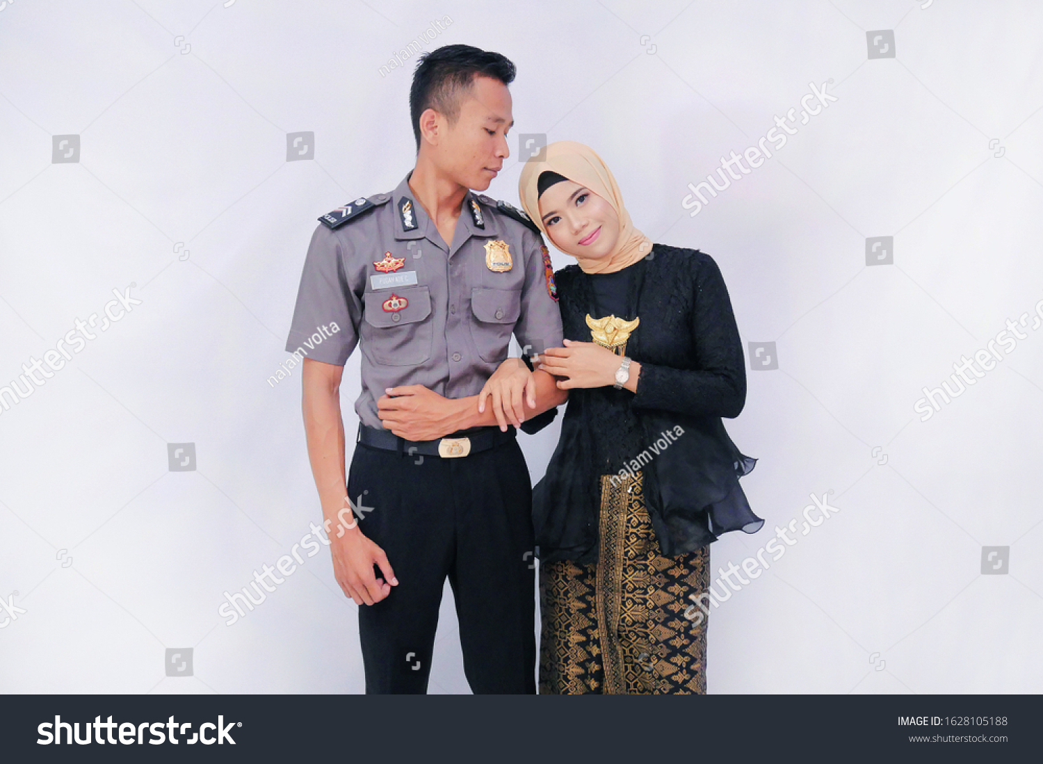 Detail Foto Prewedding Polisi Nomer 18