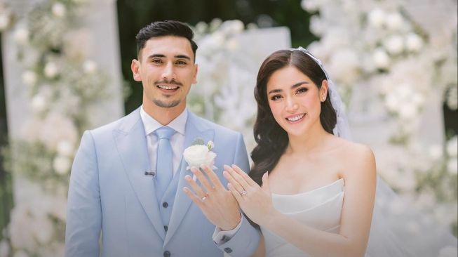 Detail Foto Prewedding Stefan William Nomer 24