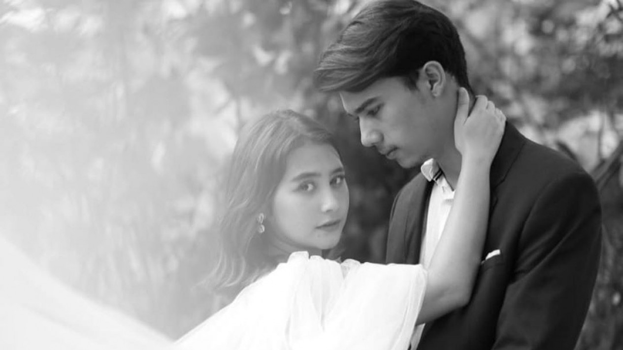 Detail Foto Prilly Dan Keluarga Nomer 10