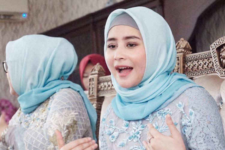 Detail Foto Prilly Dan Keluarga Nomer 14