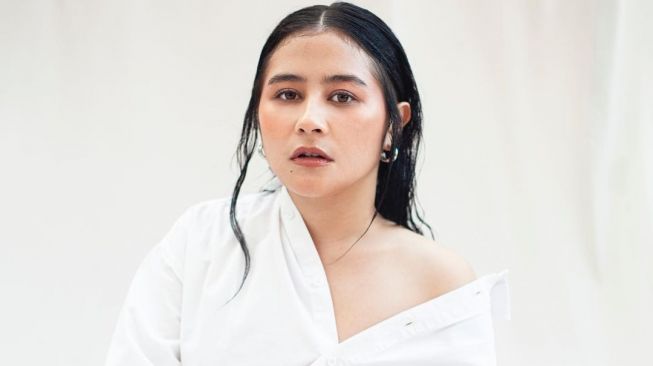 Detail Foto Prilly Latuconsina Nomer 2