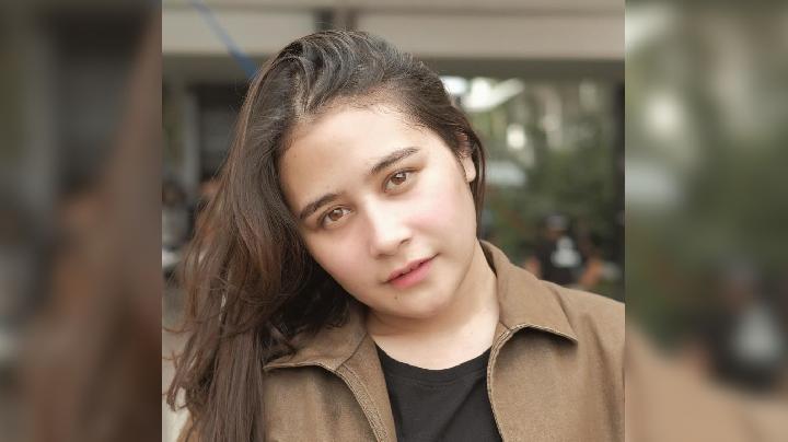 Detail Foto Prilly Latuconsina Nomer 18