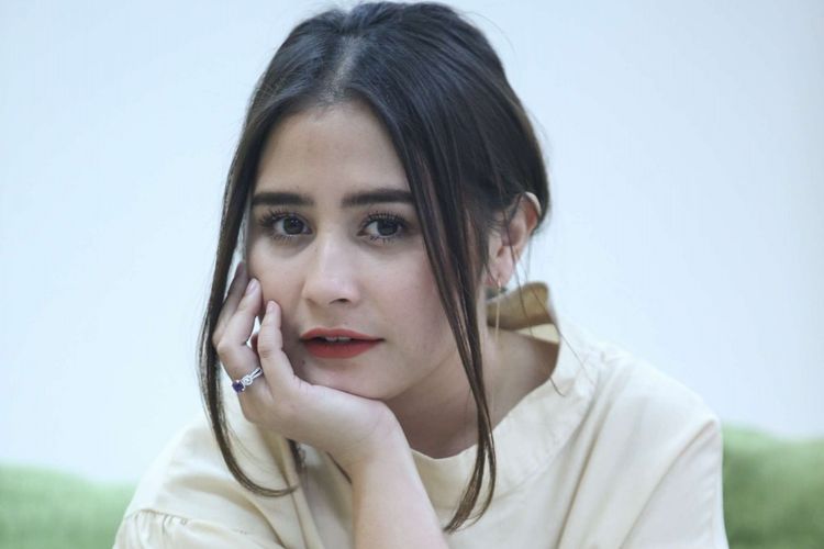 Detail Foto Prilly Latuconsina Nomer 34