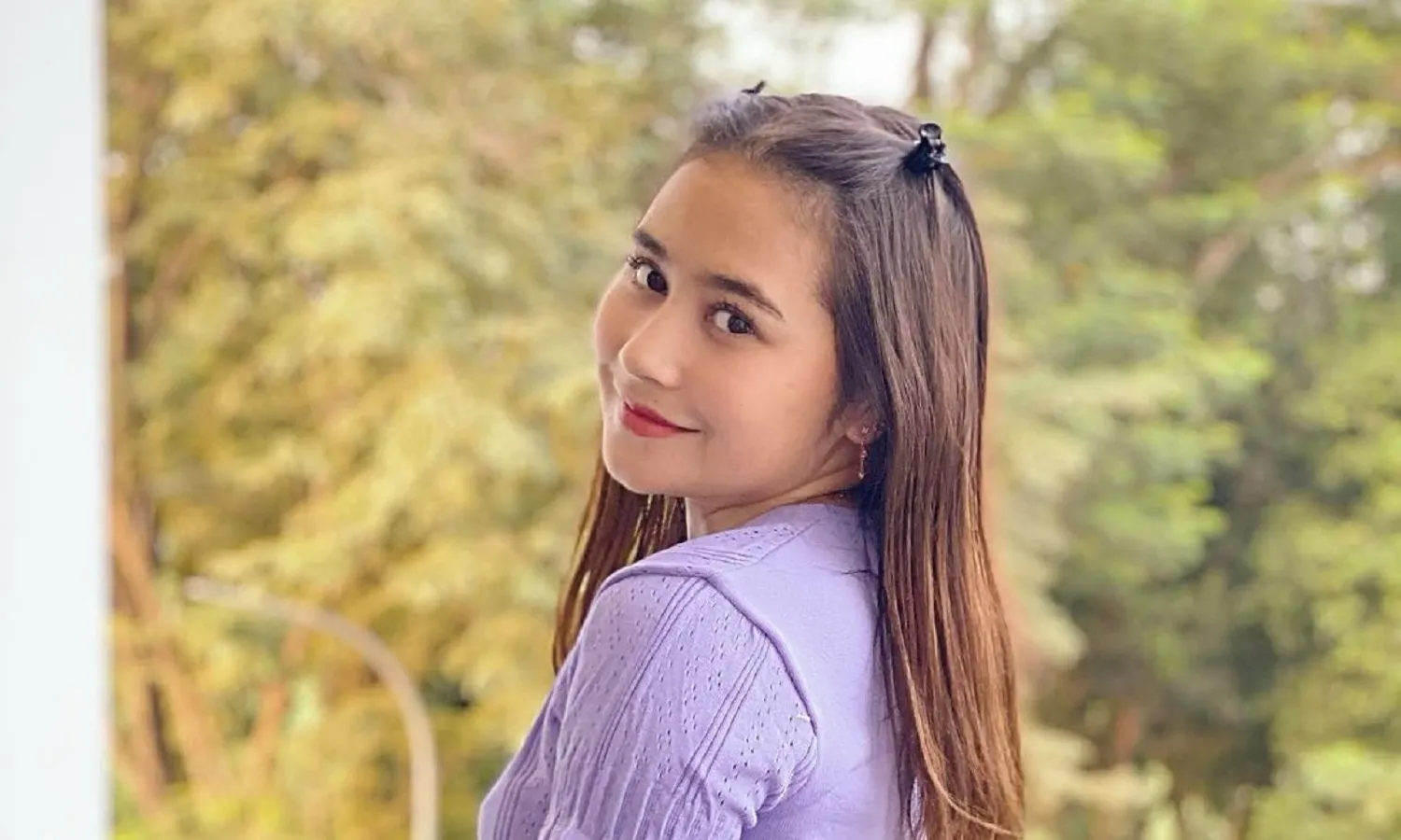 Detail Foto Prilly Latuconsina Terbaru 2012 Nomer 52