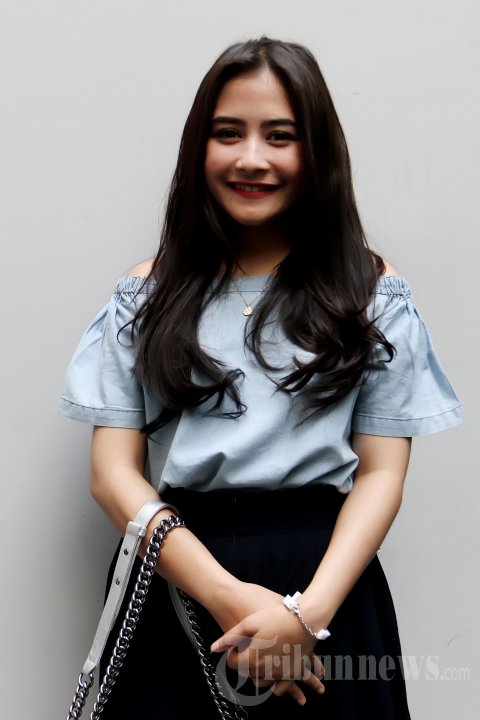 Detail Foto Prilly Latuconsina Terbaru 2015 Nomer 18