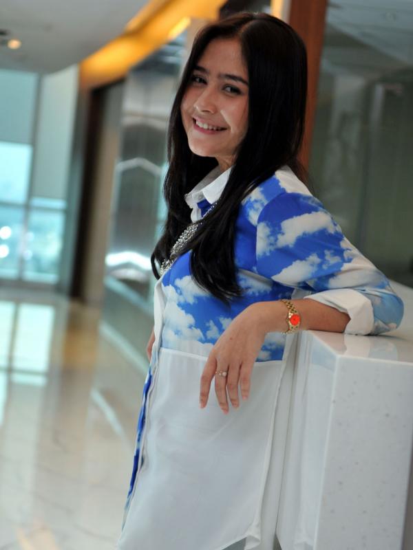 Detail Foto Prilly Latuconsina Terbaru 2015 Nomer 29