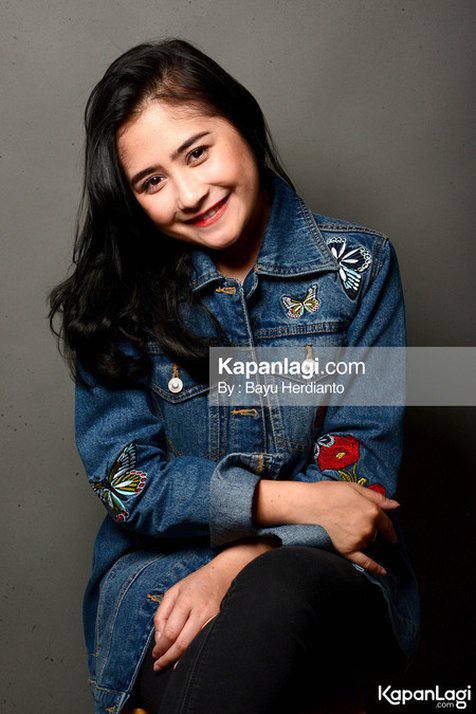 Detail Foto Prilly Terbaru Nomer 17