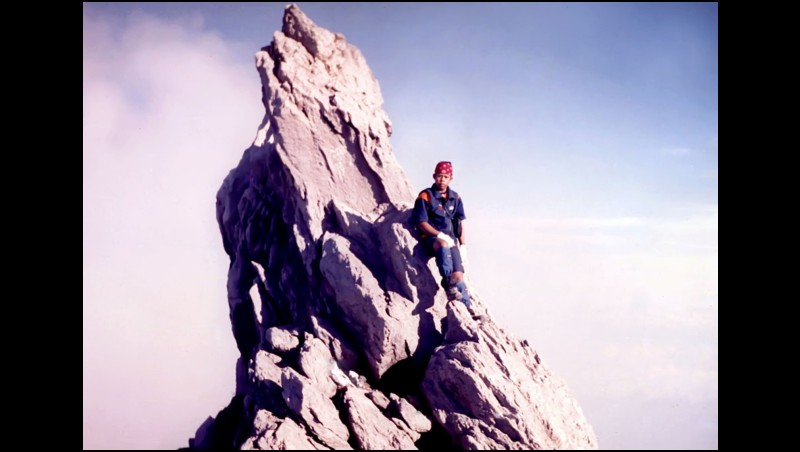 Detail Foto Puncak Garuda Merapi Nomer 4