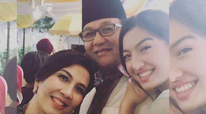 Detail Foto Raline Shah Dan Keluarga Nomer 42