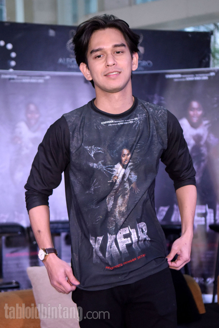 Detail Foto Rangga Azof Ganteng Nomer 21