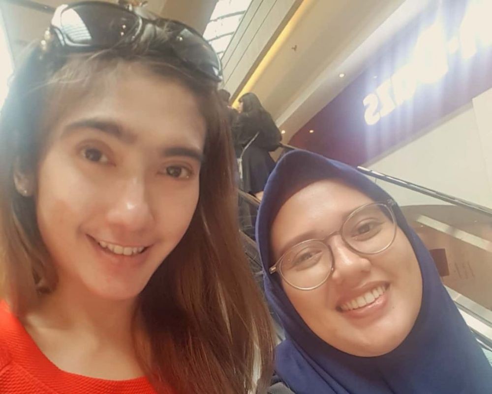 Detail Foto Revi Mariska Dan Keluarga Nomer 41