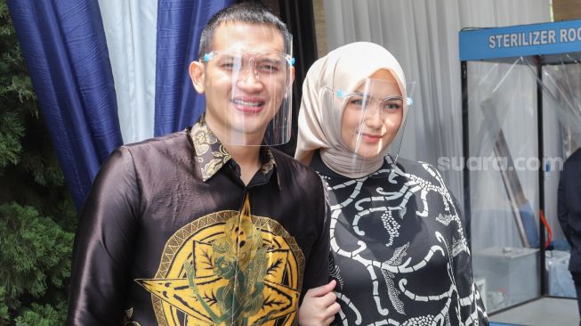 Detail Foto Rezky Aditya Dan Citra Kirana Nomer 34