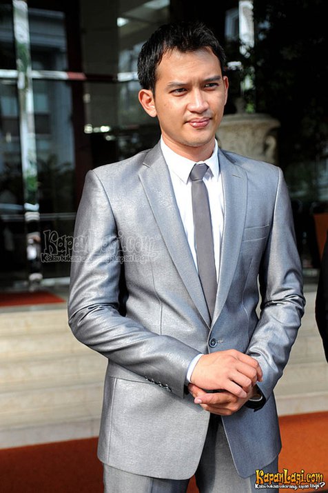 Detail Foto Rezky Aditya Terbaru Nomer 6