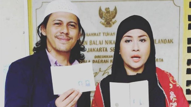 Detail Foto Ria Irawan Waktu Muda Nomer 24