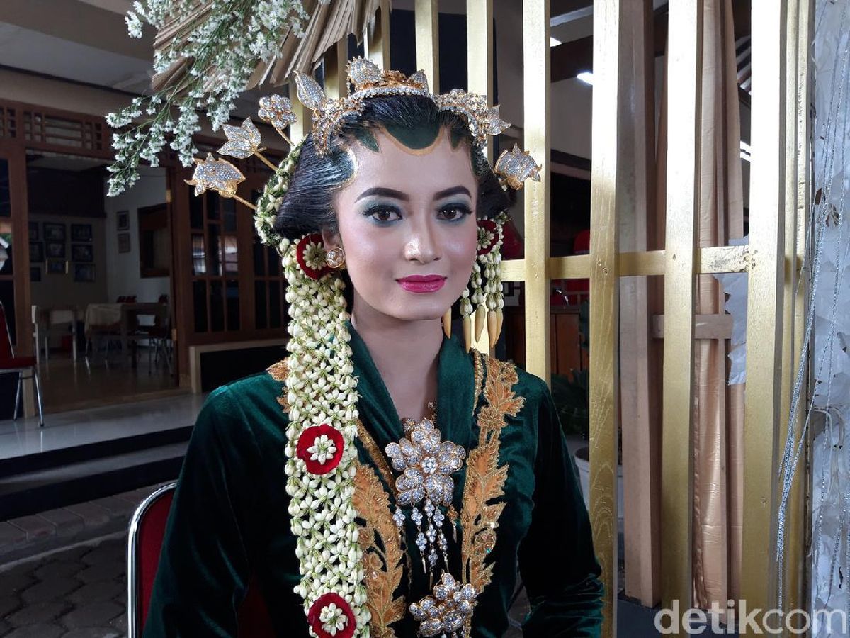 Detail Foto Rias Pengantin Nomer 30