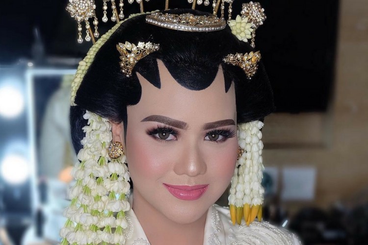 Detail Foto Rias Pengantin Jawa Nomer 14