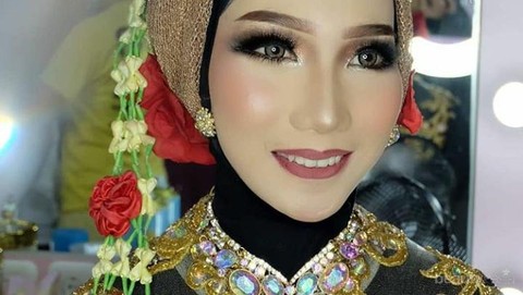 Detail Foto Rias Pengantin Jawa Nomer 18