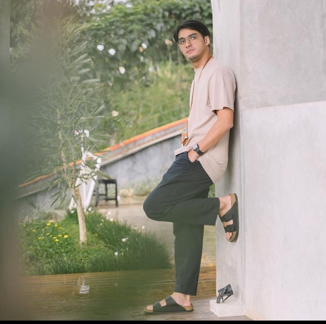 Detail Foto Ricky Harun Nomer 50