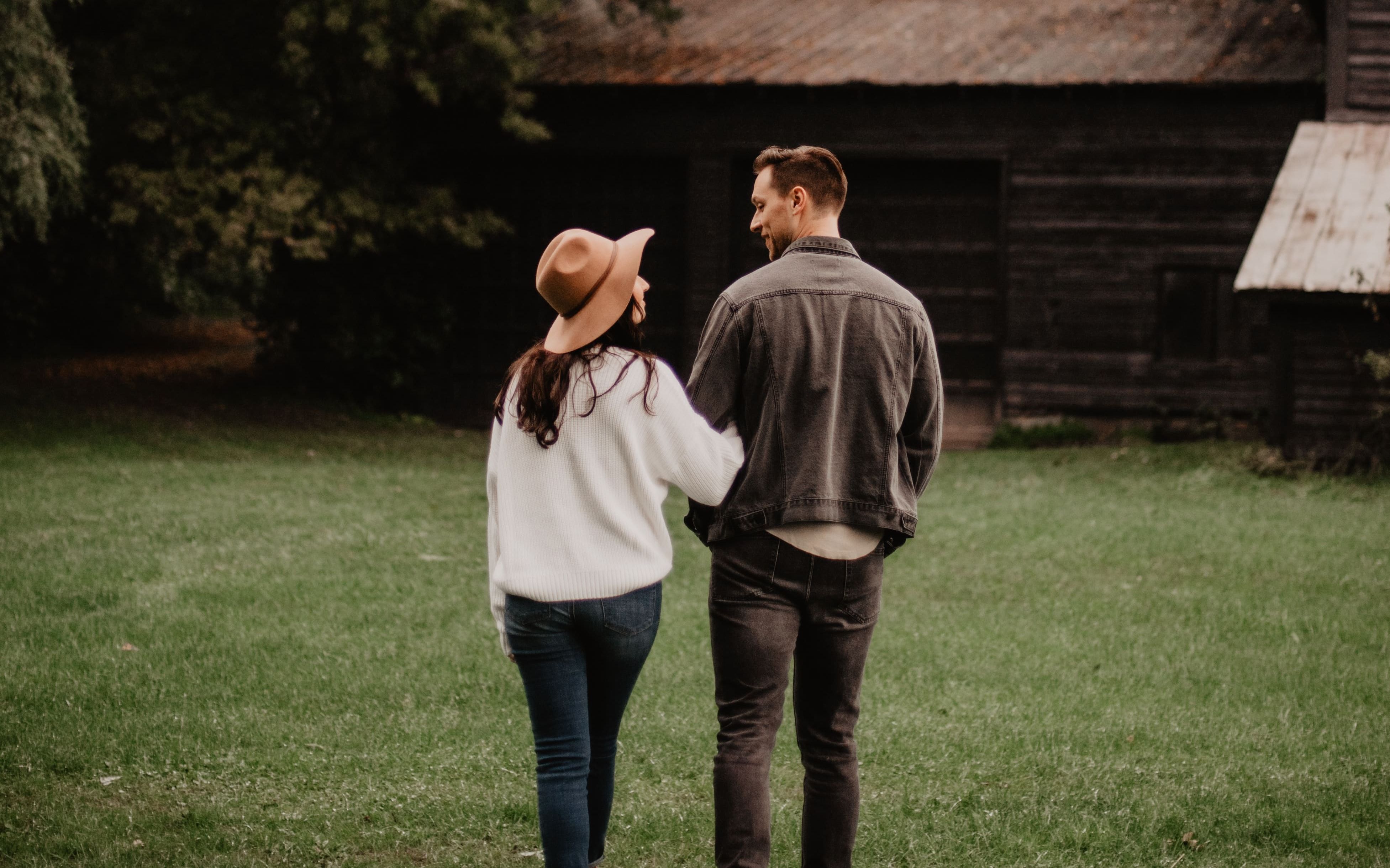 Detail Foto Romantis Bersama Pasangan Nomer 2