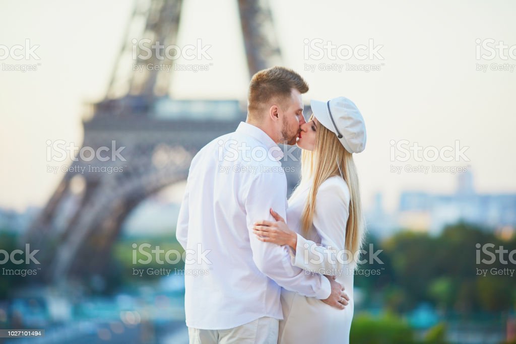 Detail Foto Romantis Pasangan Kekasih Nomer 5