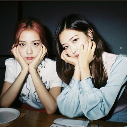 Detail Foto Rose Dan Jisoo Nomer 21