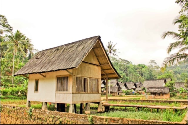 Detail Foto Rumah Adat Jawa Barat Nomer 43