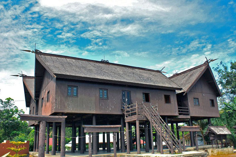 Detail Foto Rumah Adat Kalimantan Timur Nomer 19