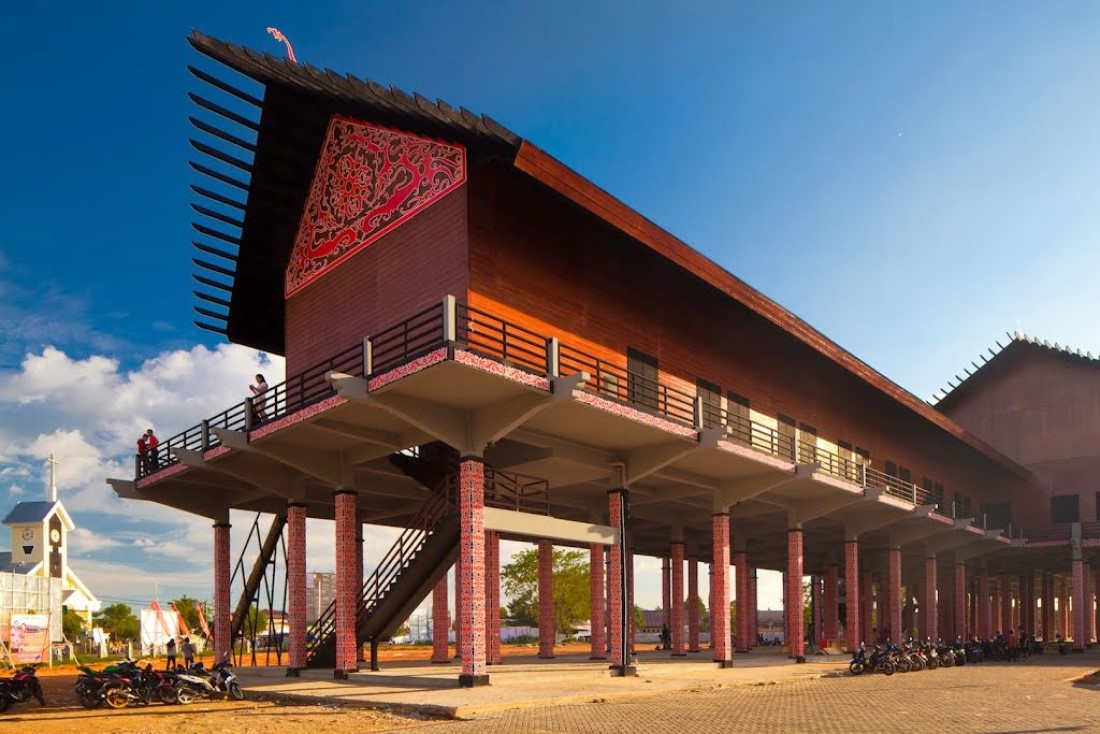 Detail Foto Rumah Adat Kalimantan Timur Nomer 7