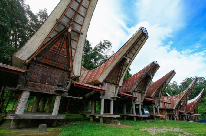 Detail Foto Rumah Adat Sulawesi Selatan Nomer 24