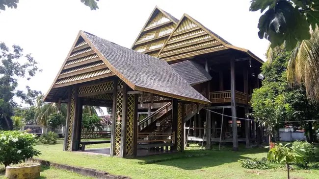 Detail Foto Rumah Adat Sulawesi Selatan Nomer 47