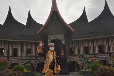 Detail Foto Rumah Adat Sumatera Barat Nomer 8