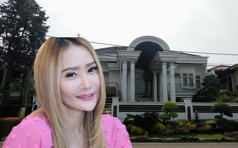 Detail Foto Rumah Artis Nomer 35