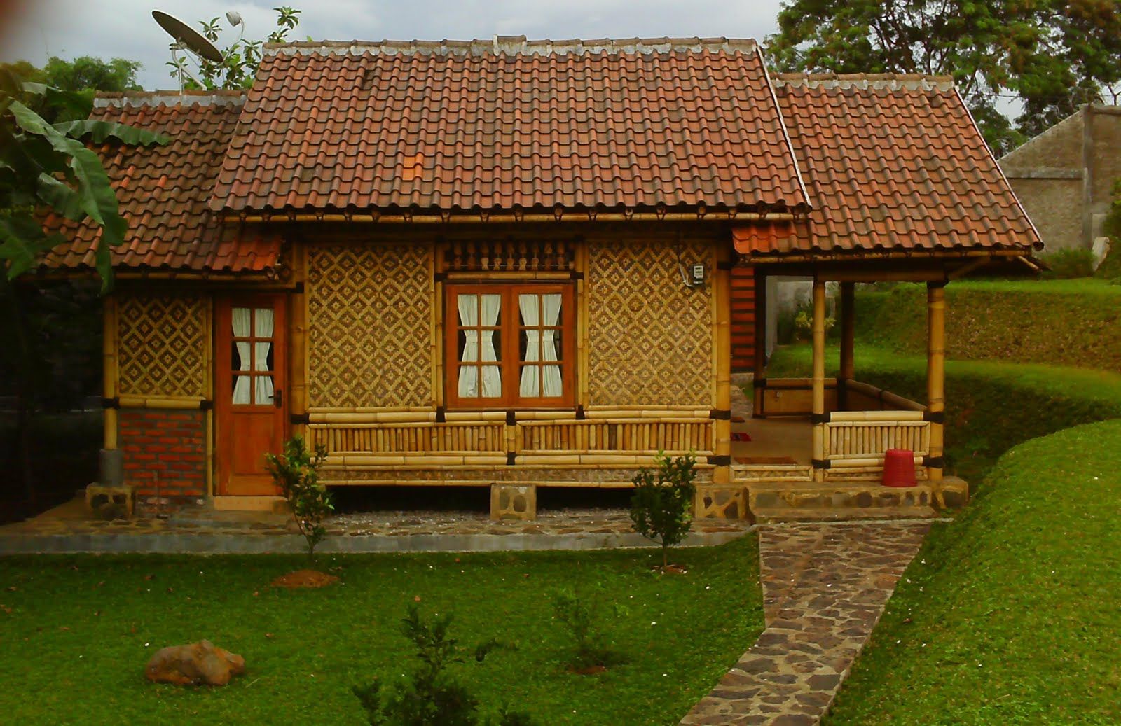 Detail Foto Rumah Bambu Nomer 5