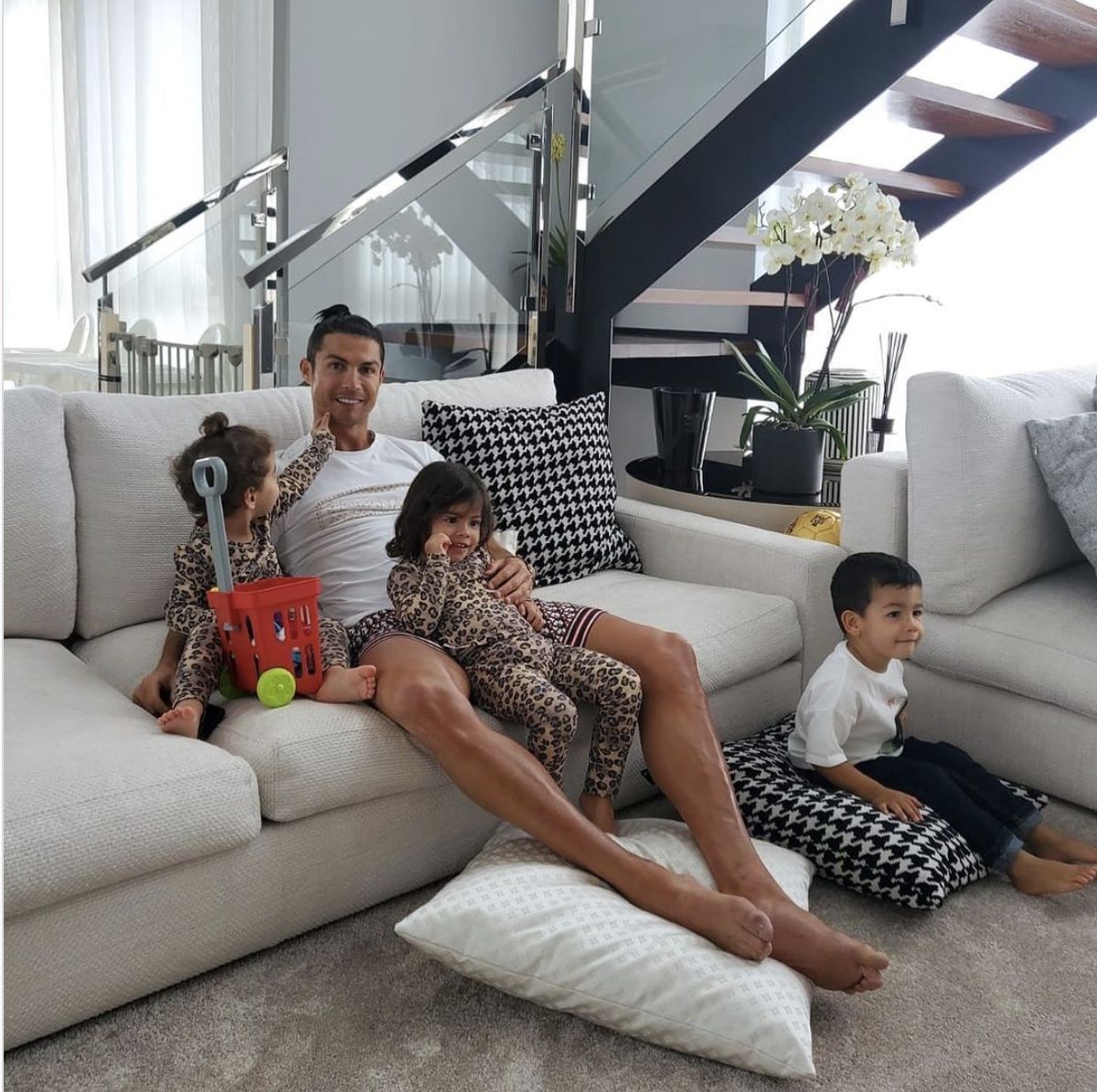 Detail Foto Rumah Cristiano Ronaldo Nomer 21