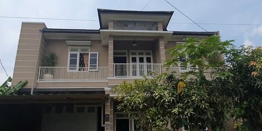 Detail Foto Rumah Denny Cagur Nomer 22